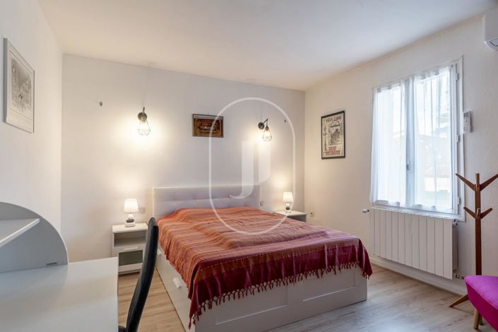 Image No.9-12 Bed House for sale