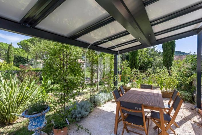 Image No.10-3 Bed House for sale