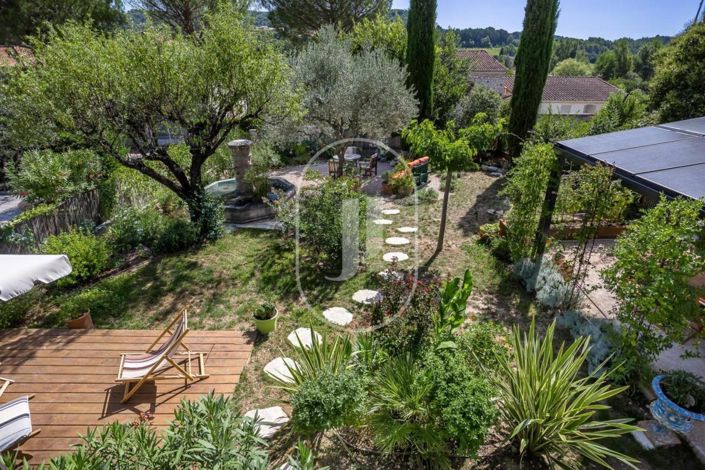 Image No.11-3 Bed House for sale