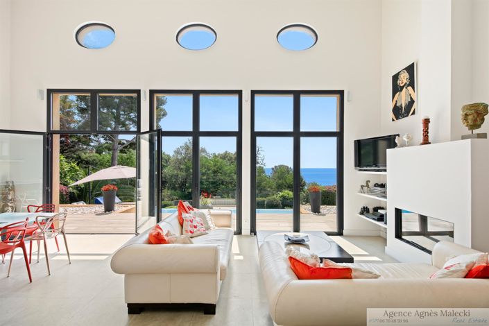 Image No.7-5 Bed House for sale