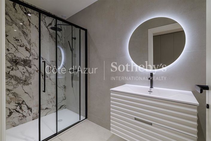 Image No.13-5 Bed Property for sale