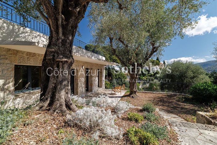 Image No.20-5 Bed Property for sale