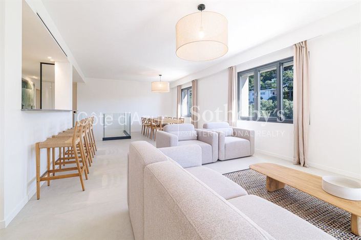 Image No.7-5 Bed Property for sale