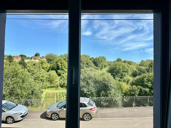 Image No.11-3 Bed House for sale