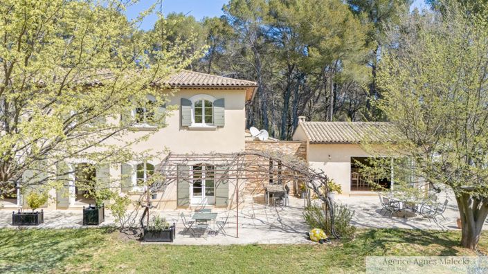 Image No.1-4 Bed House for sale