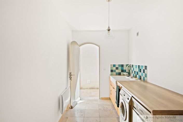 Image No.17-4 Bed House for sale