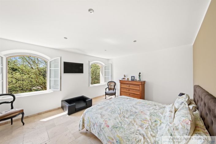 Image No.19-4 Bed House for sale