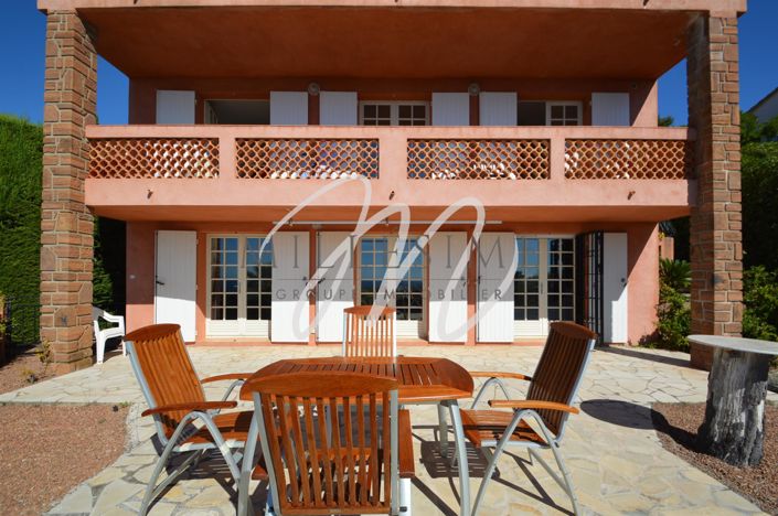 Image No.17-3 Bed Property for sale