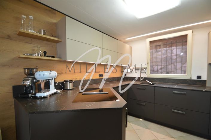 Image No.8-3 Bed Property for sale