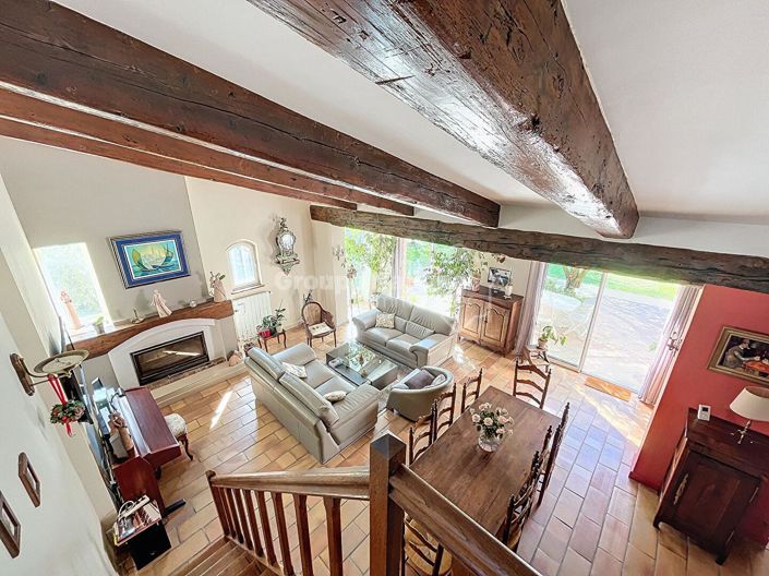 Image No.19-5 Bed Property for sale