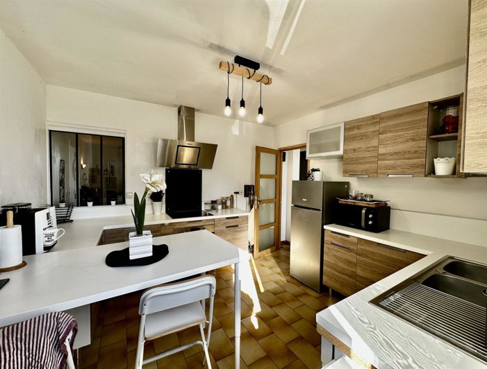 Image No.10-5 Bed House for sale