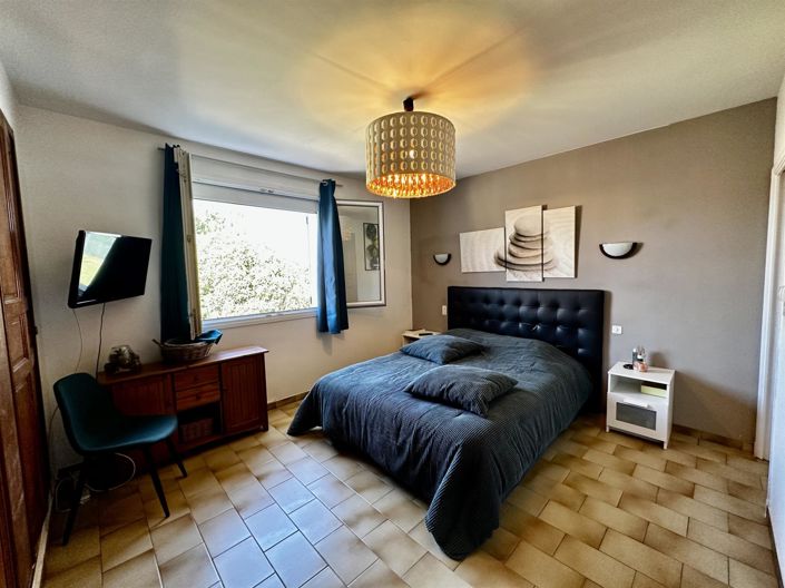 Image No.16-5 Bed House for sale