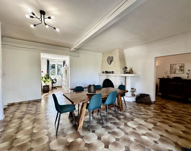 Image No.5-5 Bed House for sale