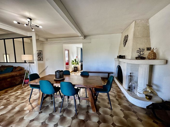 Image No.6-5 Bed House for sale