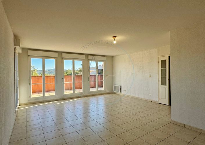 Image No.3-3 Bed Property for sale