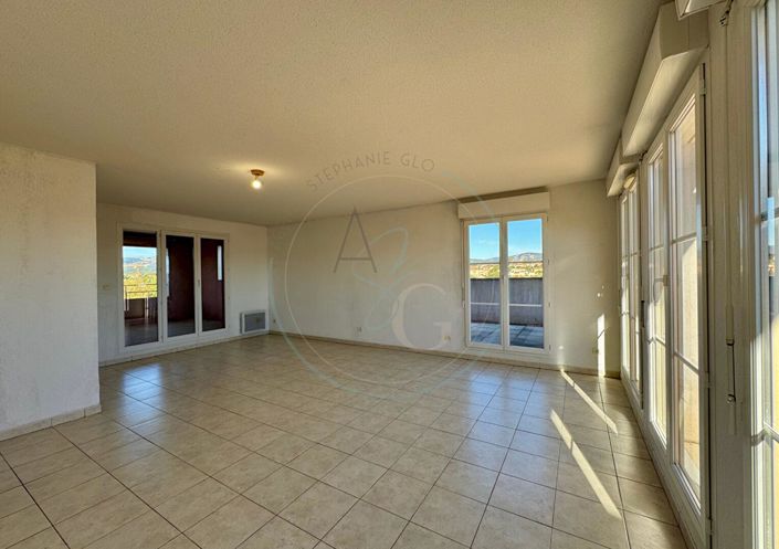 Image No.5-3 Bed Property for sale