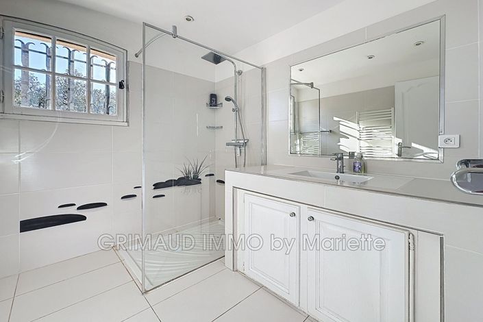 Image No.17-Maison de 4 chambres à vendre à Grimaud