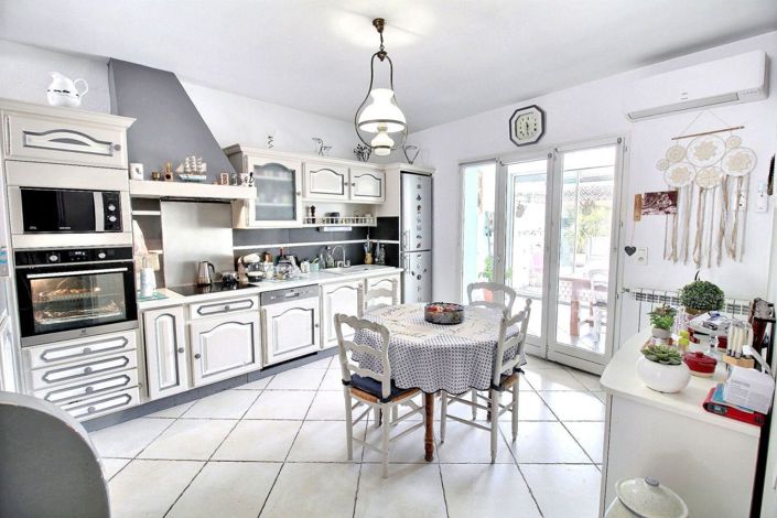 Image No.4-Maison de 4 chambres à vendre à Pernes-les-Fontaines