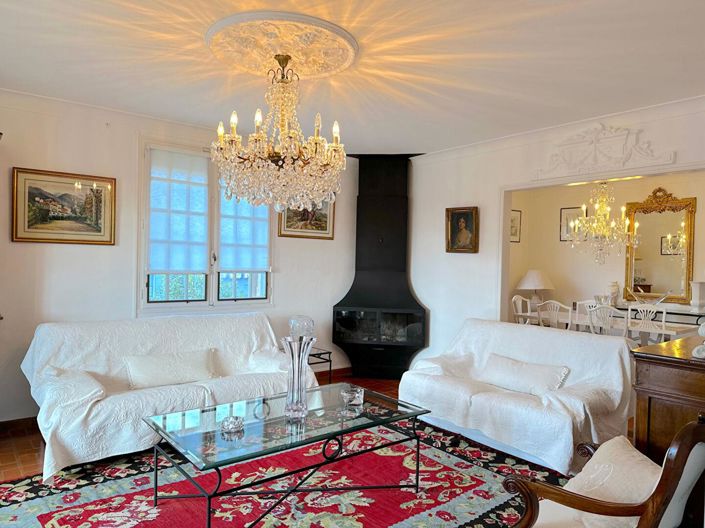 Image No.7-6 Bed House for sale