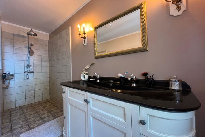 Image No.14-3 Bed House for sale