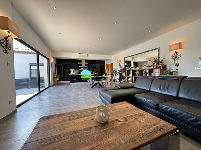 Image No.7-4 Bed House for sale