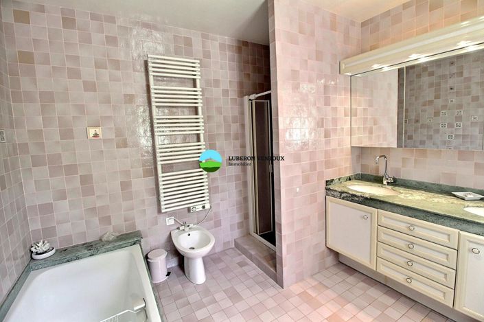 Image No.16-5 Bed House for sale