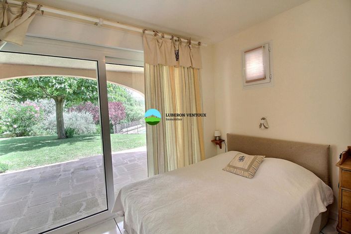 Image No.8-5 Bed House for sale