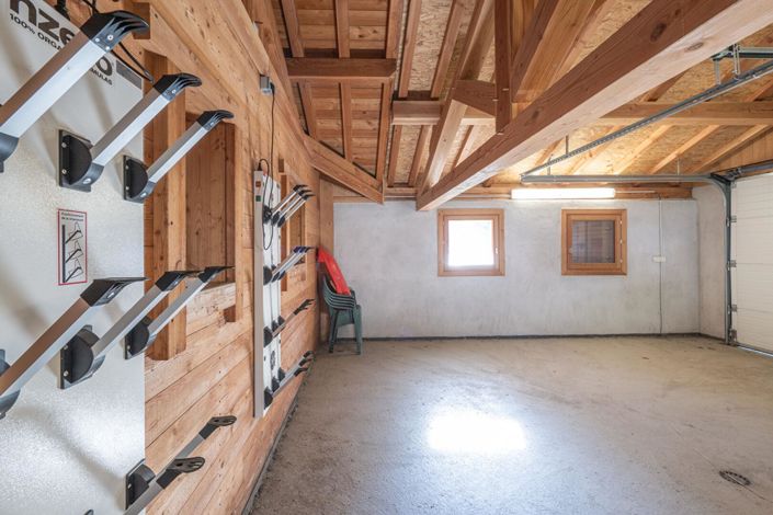 Image No.10-7 Bed House for sale