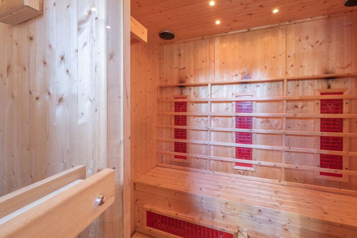 Image No.8-7 Bed House for sale