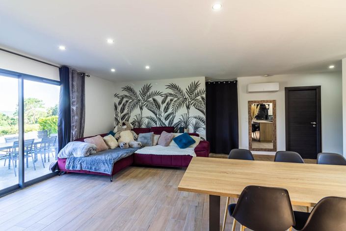 Image No.8-3 Bed House for sale