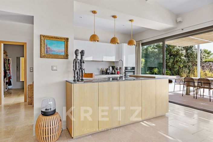 Image No.10-4 Bed House for sale