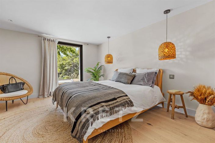 Image No.15-4 Bed House for sale