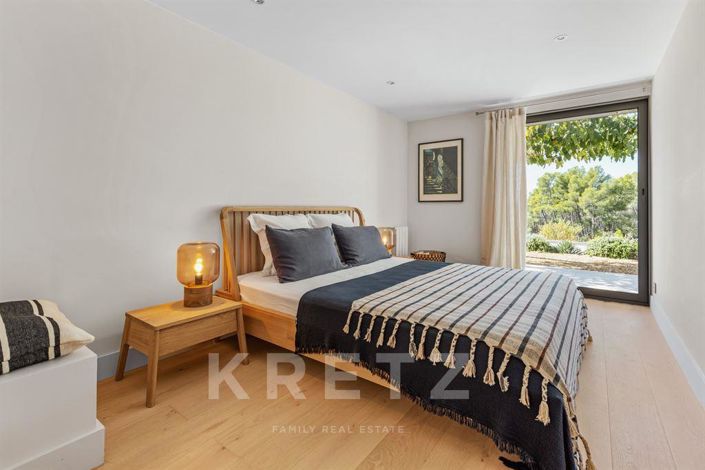 Image No.16-4 Bed House for sale