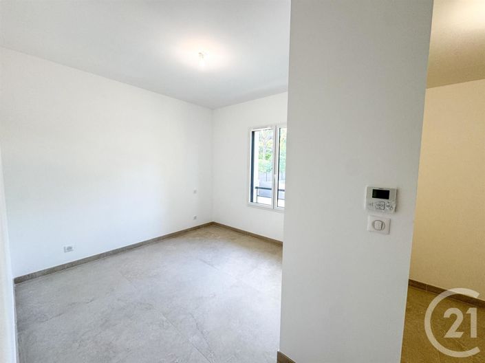 Image No.6-2 Bed House for sale