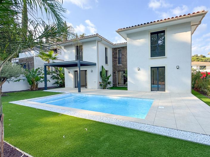 Image No.2-4 Bed House for sale