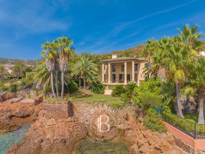 Image No.2-Maison de 5 chambres à vendre à Saint-Raphael