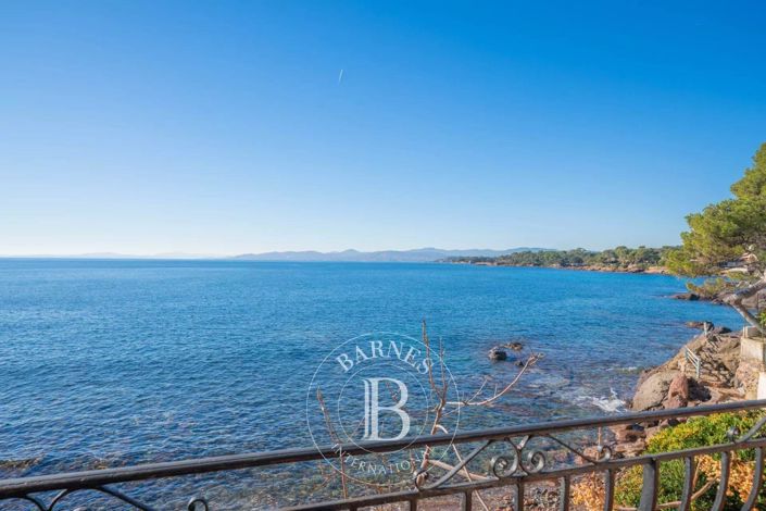 Image No.1-Maison de 8 chambres à vendre à Saint-Raphael