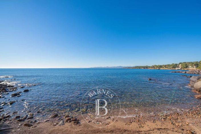 Image No.5-Maison de 8 chambres à vendre à Saint-Raphael