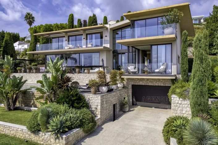 Image No.1-5 Bed House for sale