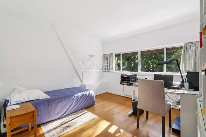 Image No.15-4 Bed House for sale