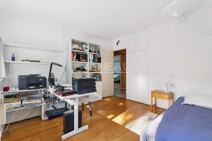 Image No.16-4 Bed House for sale