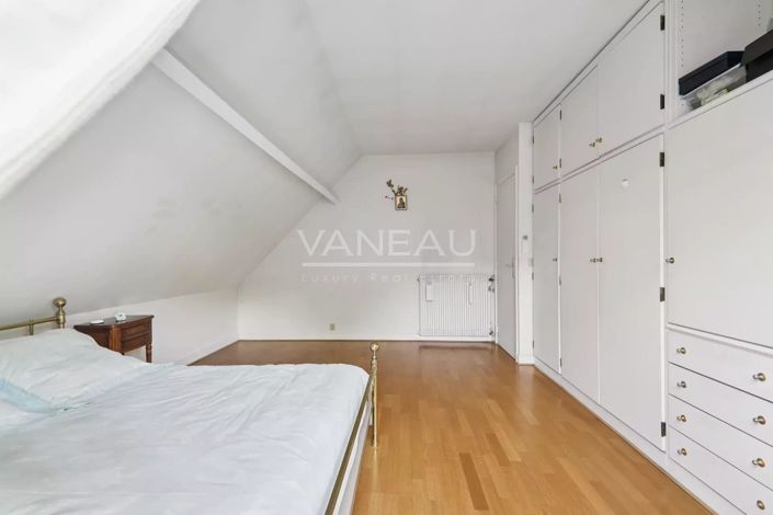 Image No.19-4 Bed House for sale