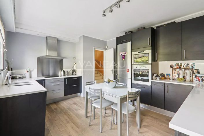 Image No.4-4 Bed House for sale