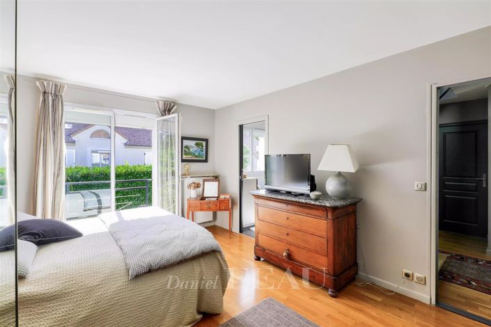 Image No.11-4 Bed House for sale