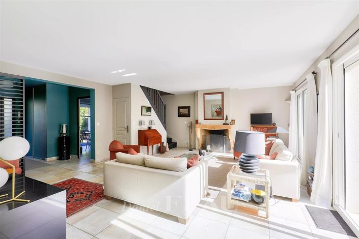 Image No.7-4 Bed House for sale