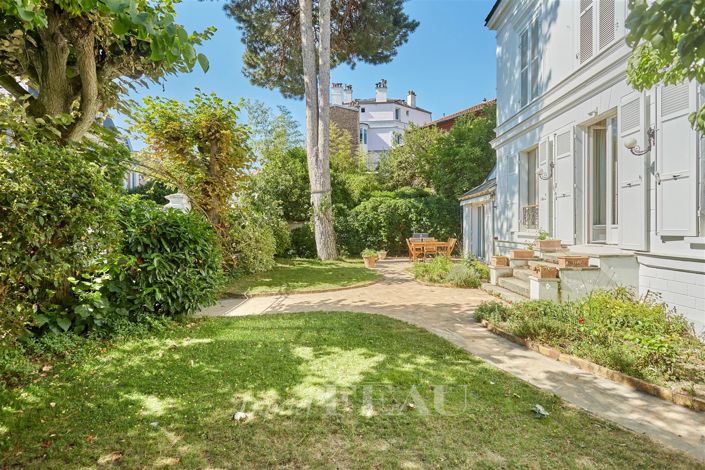 Image No.1-6 Bed House for sale
