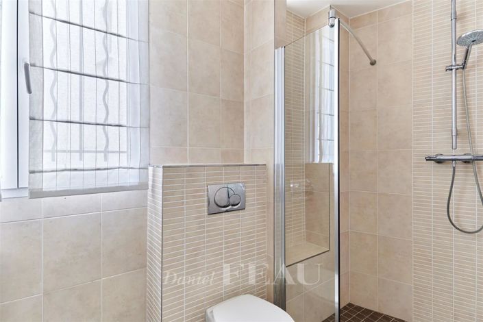 Image No.20-6 Bed House for sale