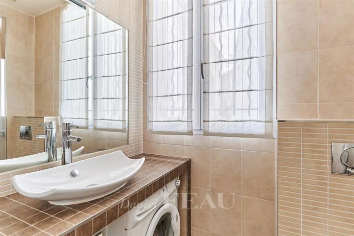 Image No.25-6 Bed House for sale