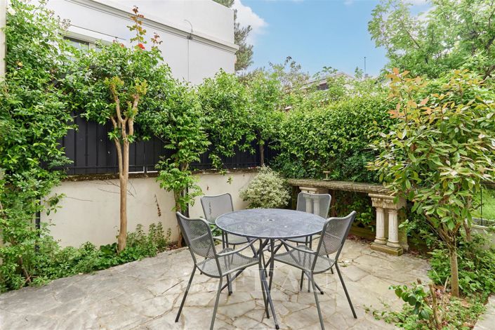 Image No.28-6 Bed House for sale