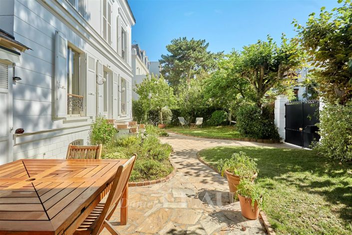 Image No.29-6 Bed House for sale